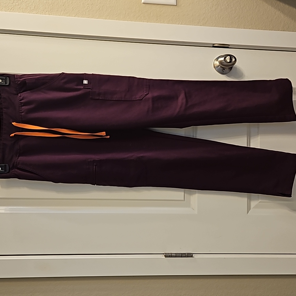 FIGS Scrubs, XS, Grape color